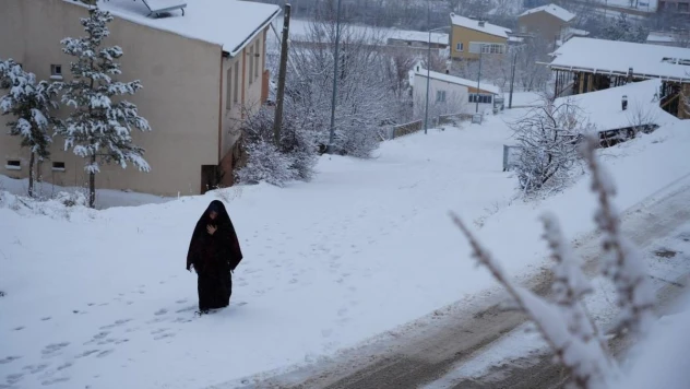 Bayburt yeniden beyaz örtüyle kaplandı