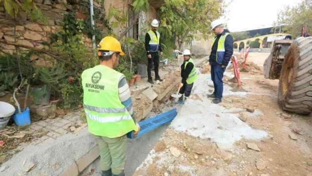 Bekilli'de ömrünü dolduran içme suyu hatları yenileniyor