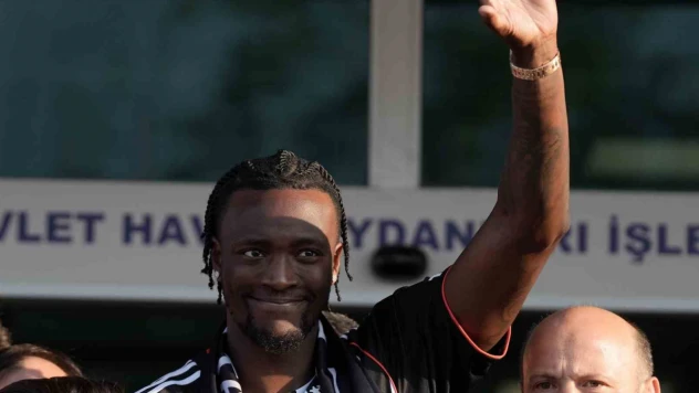 Beşiktaş'ın yeni transferi Tammy Abraham, İstanbul'a geldi