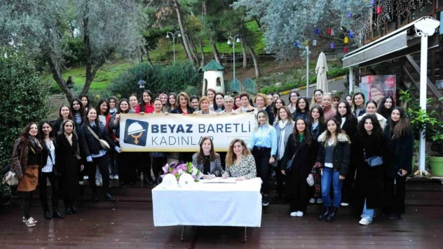 Beyaz Baretli Kadınlar 5 yaşında