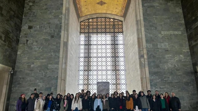 Beylikovalı öğrenciler Ankara'yı ziyaret ediyor