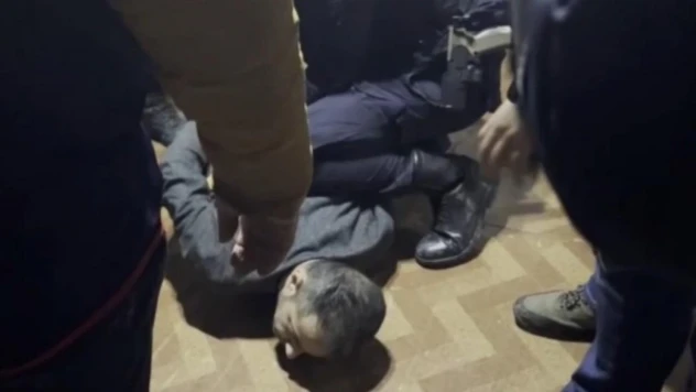 Bilecik'te 31 yıl hapis cezası bulunan cezaevi firarisi gizli bölmede yakalandı