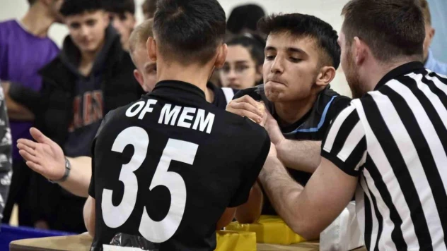 Bilek güreşi grup müsabakaları Gümüşhane'de yapıldı