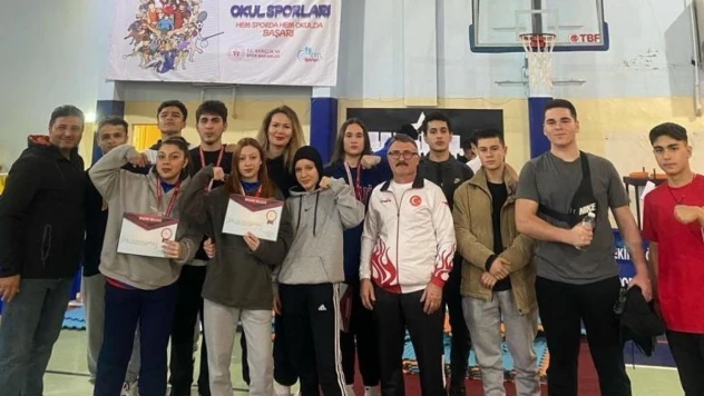 Bilek güreşinde 6 madalya