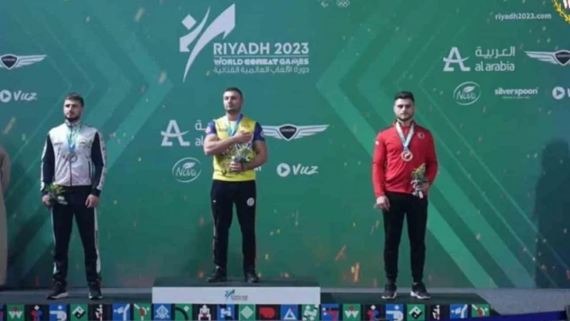 Bilek güreşinde dünya 3. oldu