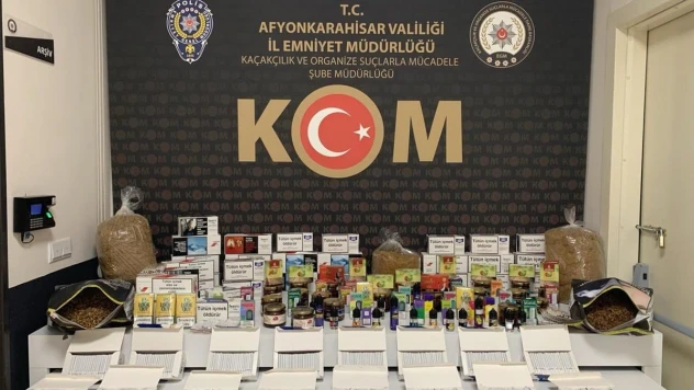Binlerce adet boş ve dolu makaron ile elektronik sigara yakalandı