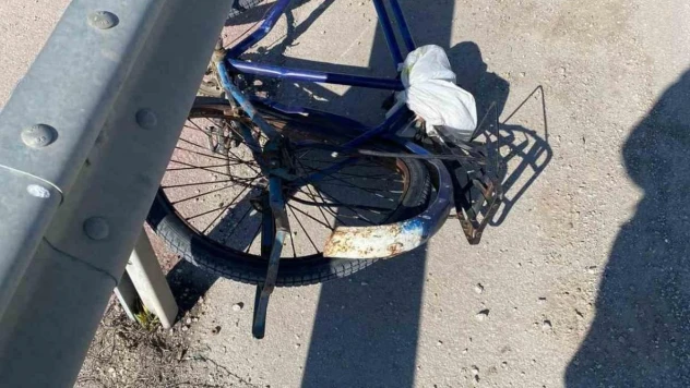 Bisiklet sürücüsü kazada hayatını kaybetti