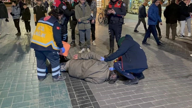 Bisikletin çarptığı yaşlı adam yaralandı