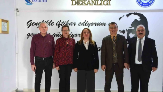 Bitkilerin Profesörü Prof. Dr. Aysun Bay Karabulut, EÜ İletişim'e konuk oldu