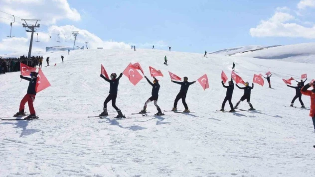 Bitlis Eren Üniversitesinde kar festivali düzenlendi