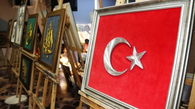 Bitlis'te yılsonu sergisi açıldı