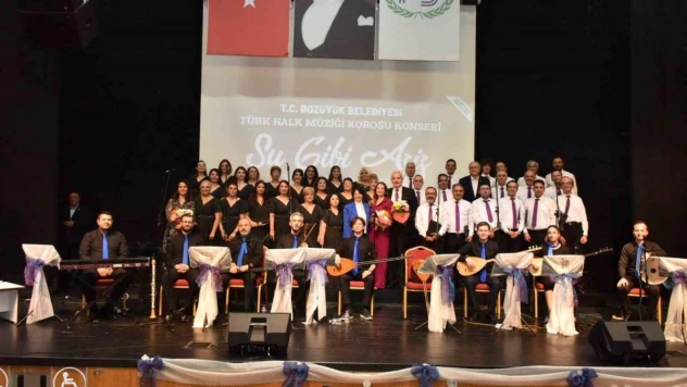 Bozüyük Belediyesi Türk Halk Müziği Korosu'ndan konser