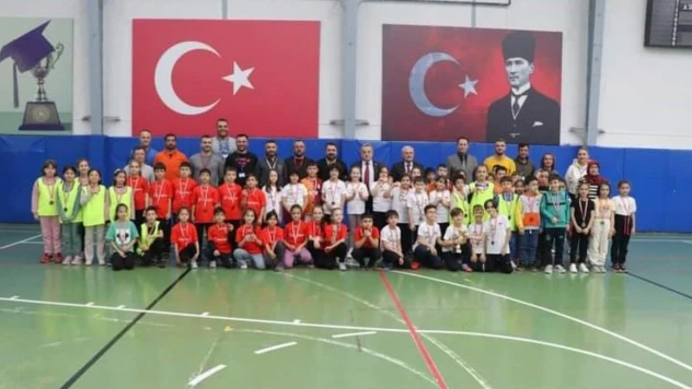 Bozüyük'te öğrenciler geleneksel çocuk oyunları  ile eğlendiler