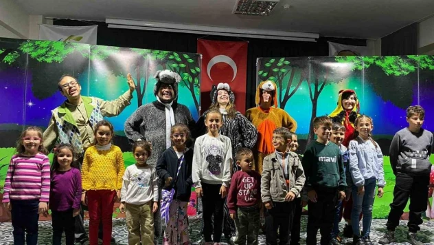 Bremen Müzikali tiyatro gösterisi Çifteler'de