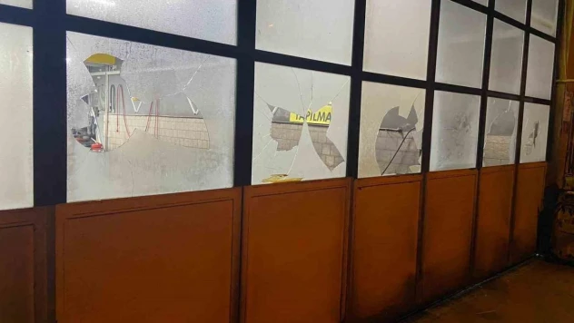 Burdur'da alkollü adam oğlunun iş yerini taşladıktan sonra kaza yaptı: 1 yaralı