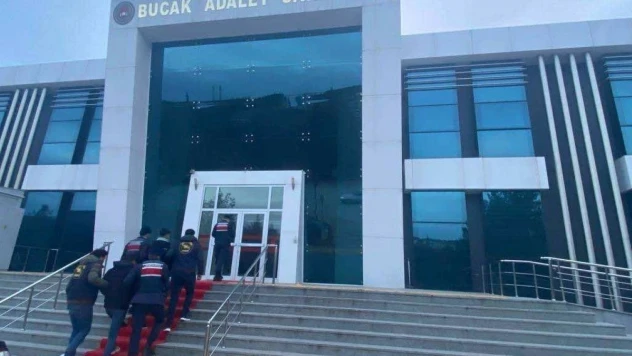 Burdur'da genel asayiş çalışmalarında 12 şahıs tutuklandı