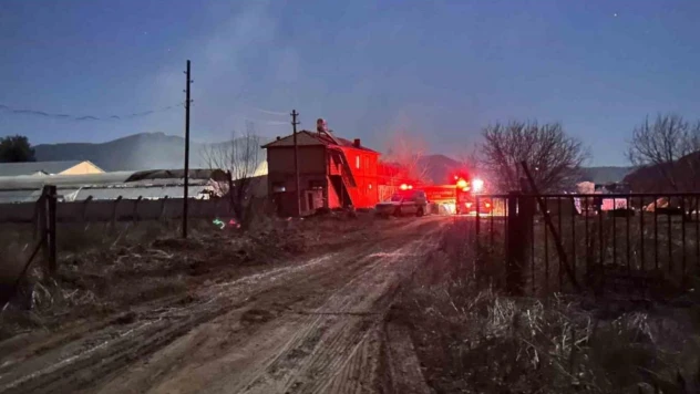 Burdur'da gündüz saatlerinde çıkıp kontrol altına alınan yangın tekrar nüksetti