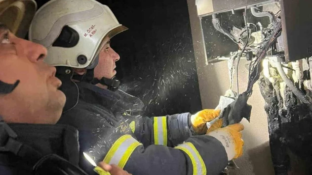 Burdur'da kombi alev aldı: 2'si engelli 3 kişi kurtarıldı