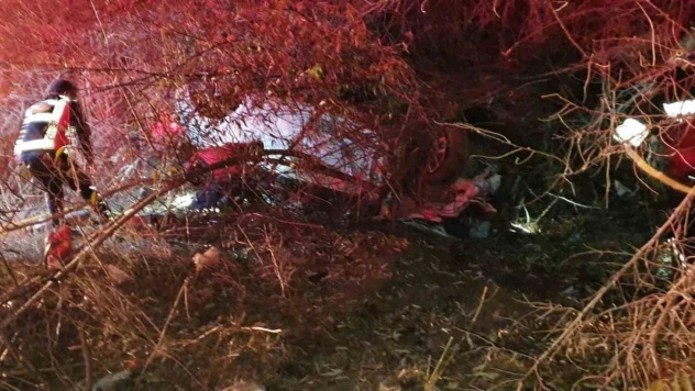 Burdur'da kontrolden çıkan otomobil takla atıp şarampole devrildi: 2 yaralı