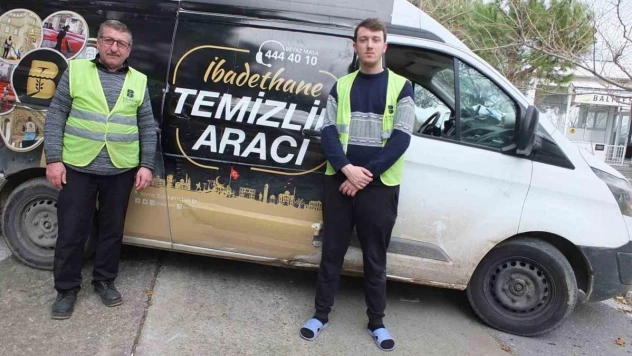 Burhaniye'de camilere Büyükşehir temizliği