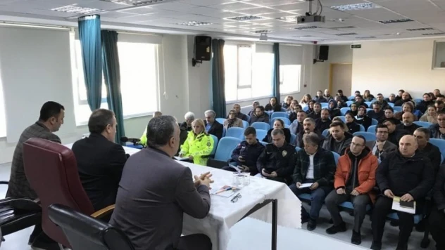 Burhaniye'de ikinci dönem eğitim öğretim tedbirleri toplantısı yapıldı