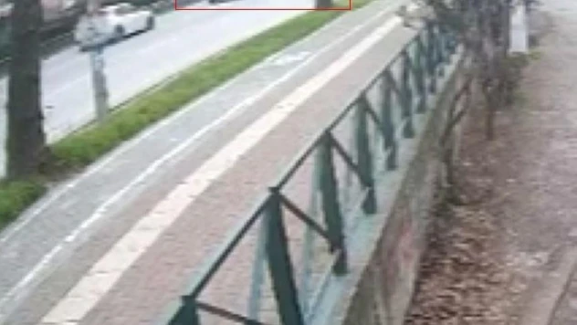 Bursa'da 8 araç birbirine girdi, o anlar kamerada