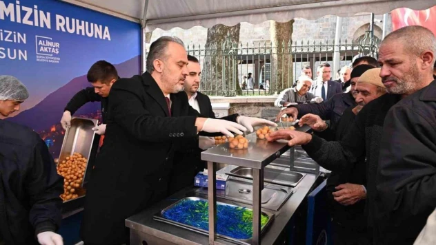 Bursa'da şehitlerin anısına lokma dağıtıldı