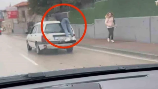 Bursa'da tehlikeli yolculuk kamerada