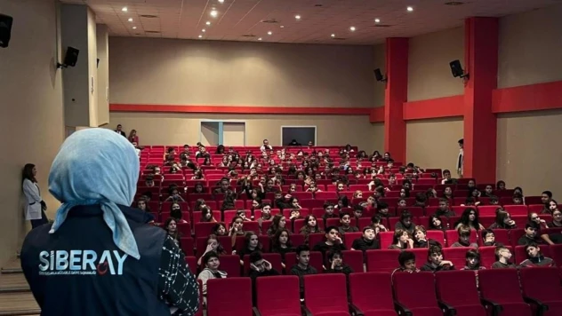 Bursa emniyetinden öğrencilere 'Siber Güvenlik' eğitimi