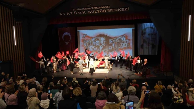 Büyükçekmece'de ''Zamansız Kadınlar'' sanatseverlerle buluştu