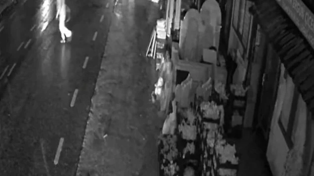 Büyükçekmece'de elektrik direklerine asılı güvenlik kamerasının kablosunu çaldılar