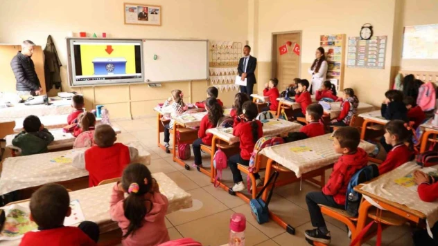 Büyükşehir'den çocuklara temizlik eğitimi