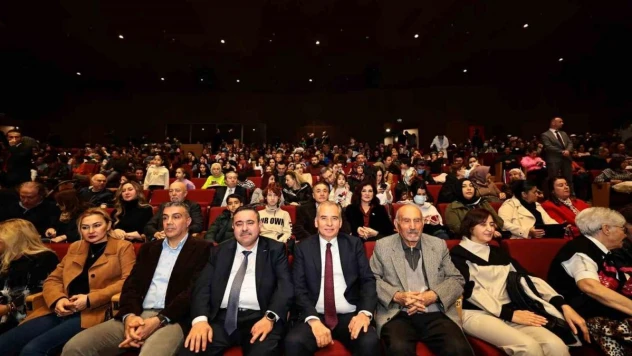 Büyükşehirin ev sahipliğindeki gösteri izleyenleri büyüledi