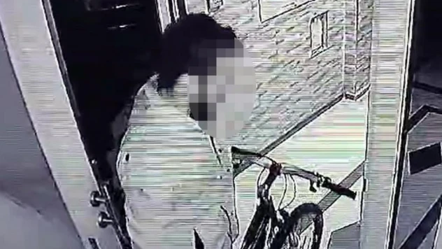 Çaldığı bisiklete binerek kaçtı