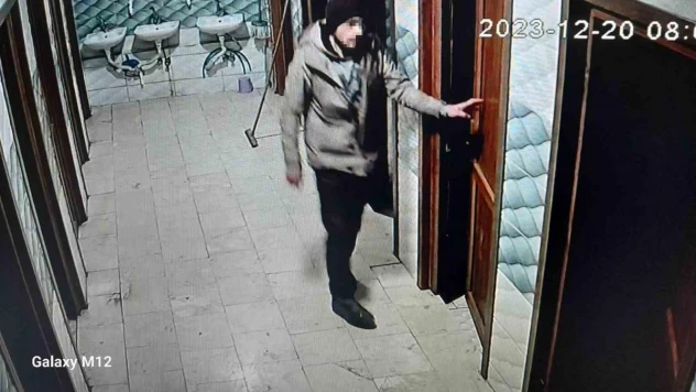 Cami cami dolaştı, bütün muslukları çaldı