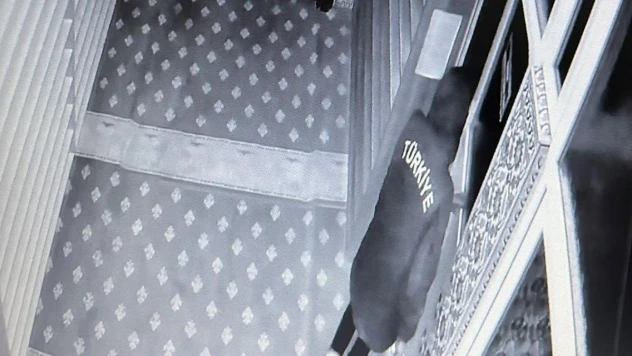 Camilerin yardım kutusunu çalan şüpheli yakalandı