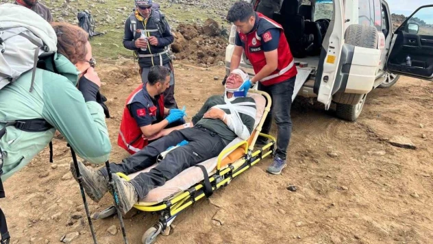 Çek dağcı Ağrı Dağı'nda yaralandı