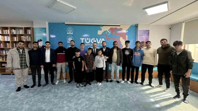 Çekmeköy'ün genç belediye başkan aday adayı yoğun mesaisine devam ediyor