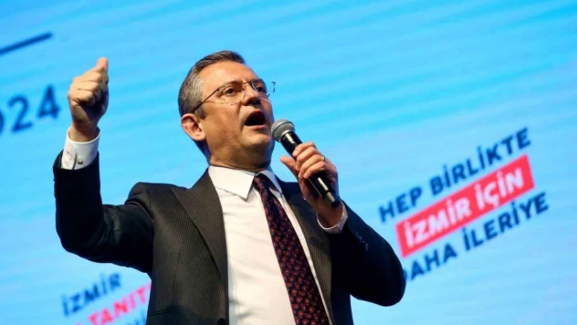 CHP Genel Başkanı Özgür Özel, İzmir'de belediye başkan adaylarını açıkladı