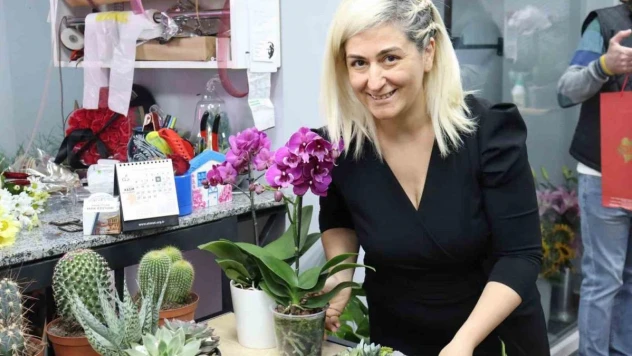 Çiçekçilerde '24 Kasım' mesaisi yaşanıyor