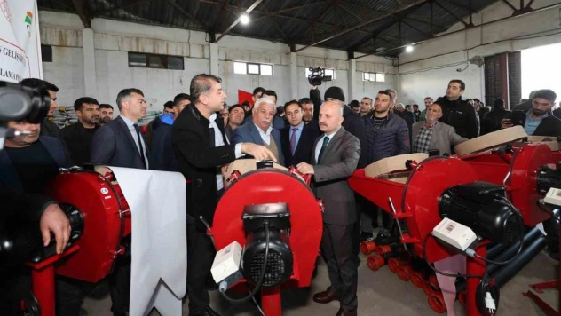 Çiftçilere zirai alet ve ekipman dağıtıldı