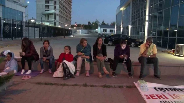 Çiğli Belediyesi'nde işten çıkarılan işçiler 56 gündür eylemlerini sürdürüyor
