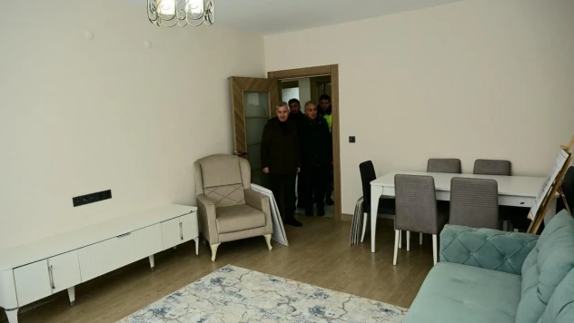 Çınar : 'Depremzede aileleri güvenli ve konforlu bir bölgeye taşıyacağız'