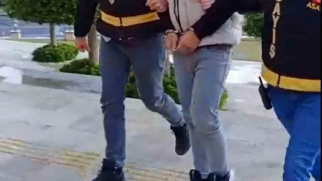 Cinayetten aranıyordu, barlar sokağında eğlenirken yakalandı