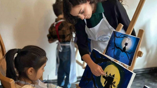 Çocuklar Sanatevinde renkli bir gün geçirdi