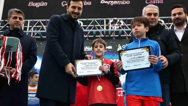 Çocuklar yarıyıl tatilini 'Bağcılar'ın Yıldızları Futbol Turnuvası'nda' değerlendirdi