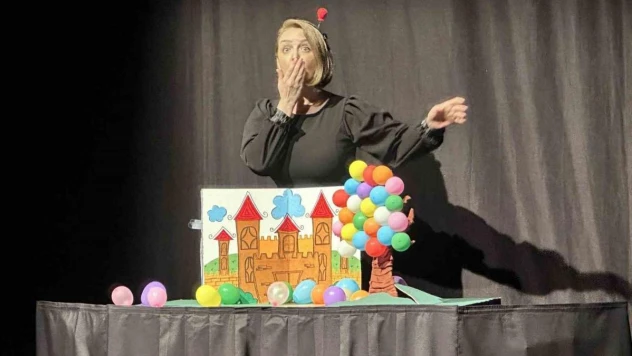 Çocuklara tiyatro dolu tatil