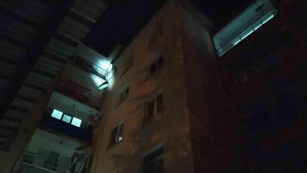 Çorum'da bir garip olay: 'Evimde hırsız var' diyerek polis çağıran kadın 5. kattan atladı