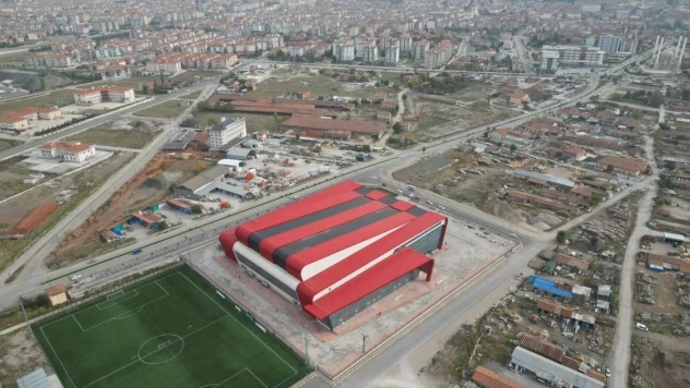 Çorum'da yapımı tamamlanan spor salonu güreş şampiyonası ile hizmete girecek