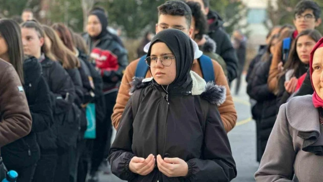 Çorum'daki okullarda şehitler için saygı duruşu